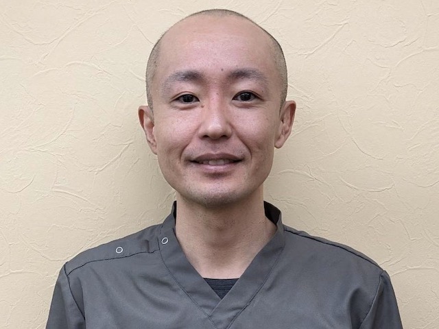 荻窪駅前整骨院院長の写真 - 患者様の健康をサポートする経験豊富な院長